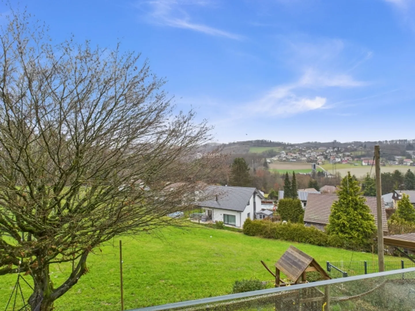 «Saniertes 5.5-Zimmer-Einfamilienhaus mit Weitsicht in Safenwil» - Foto 5 von 13