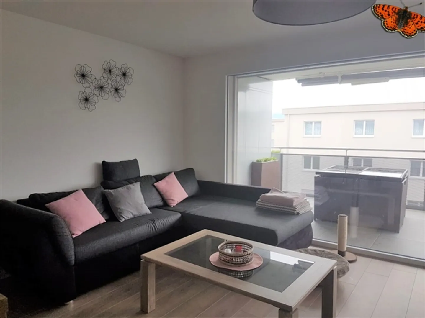 «SCHÖNE 2 1/2 ZIMMER MIT GROSSEM BALKON!» - Foto 6 von 7