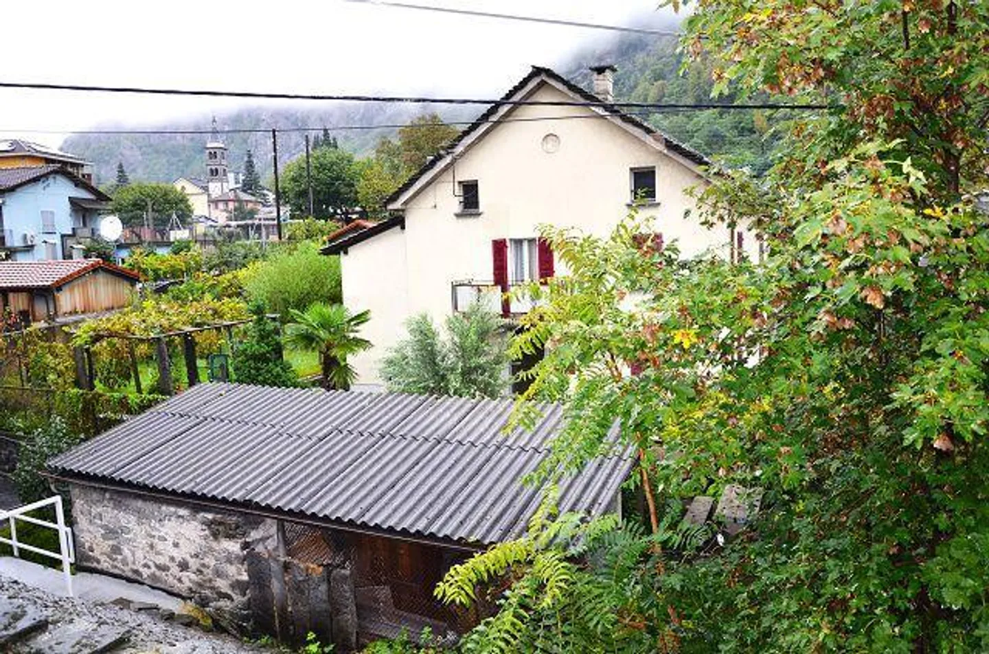 «Grande casa ticinese da ristrutturare si 3 piani con annesso, centrale e soleggiata» - Foto 22 di 38