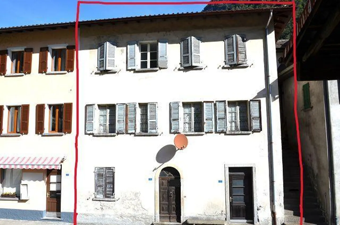 «Grande casa ticinese da ristrutturare si 3 piani con annesso, centrale e soleggiata» - Foto 26 di 38