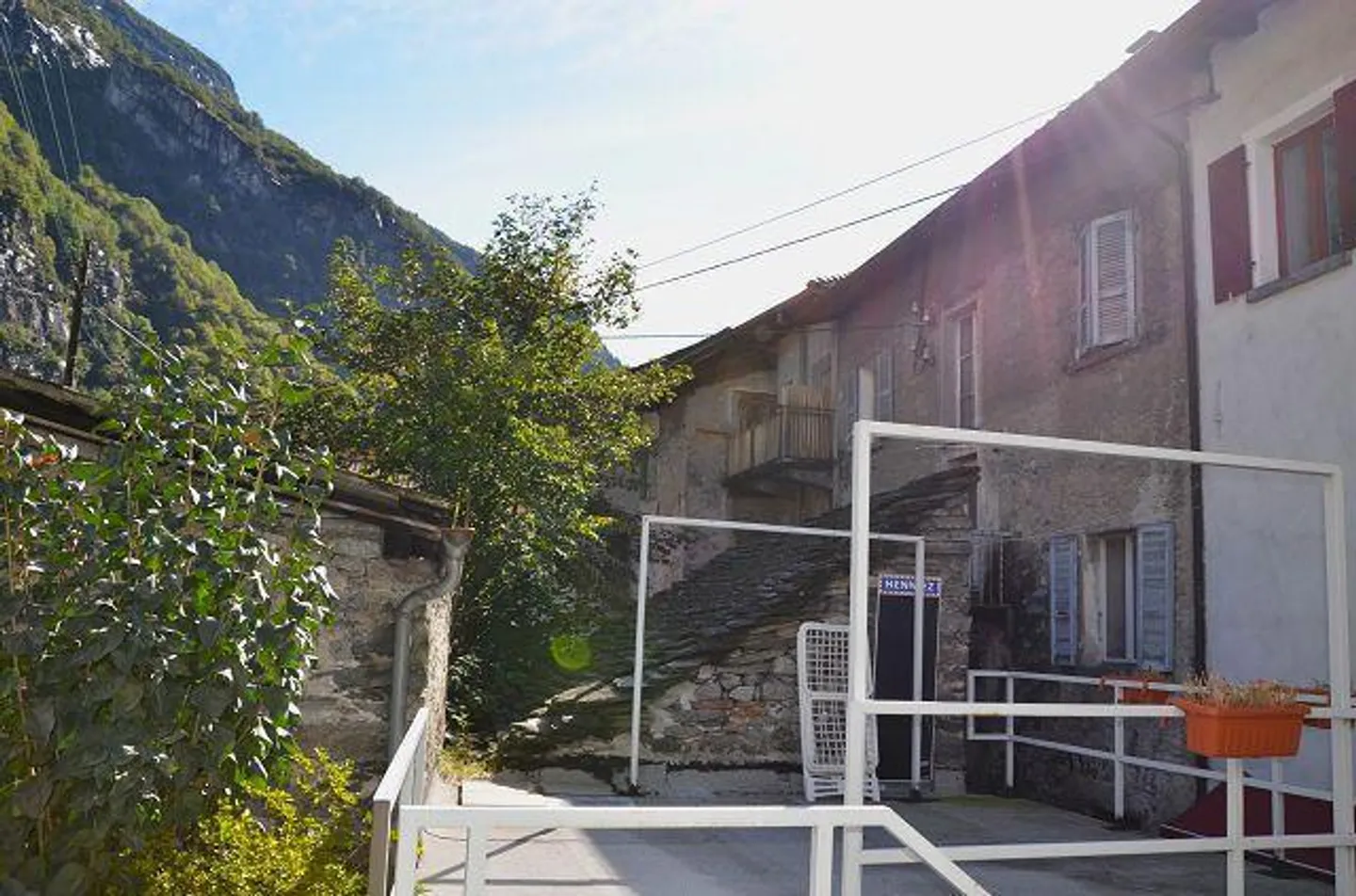 «Grande casa ticinese da ristrutturare si 3 piani con annesso, centrale e soleggiata» - Foto 28 di 38