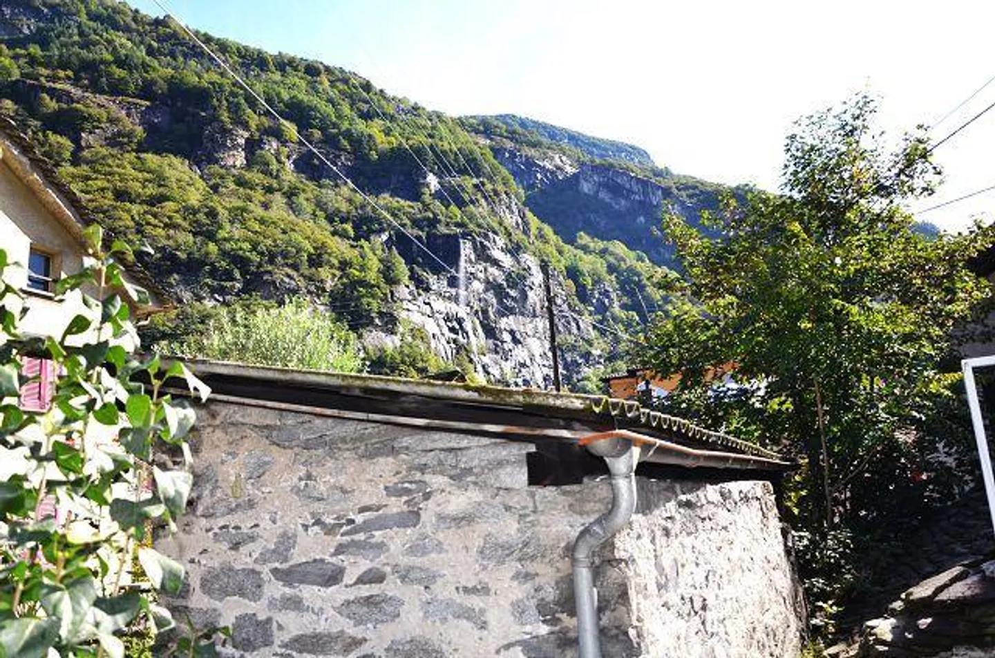 «Grande casa ticinese da ristrutturare si 3 piani con annesso, centrale e soleggiata» - Foto 30 di 38