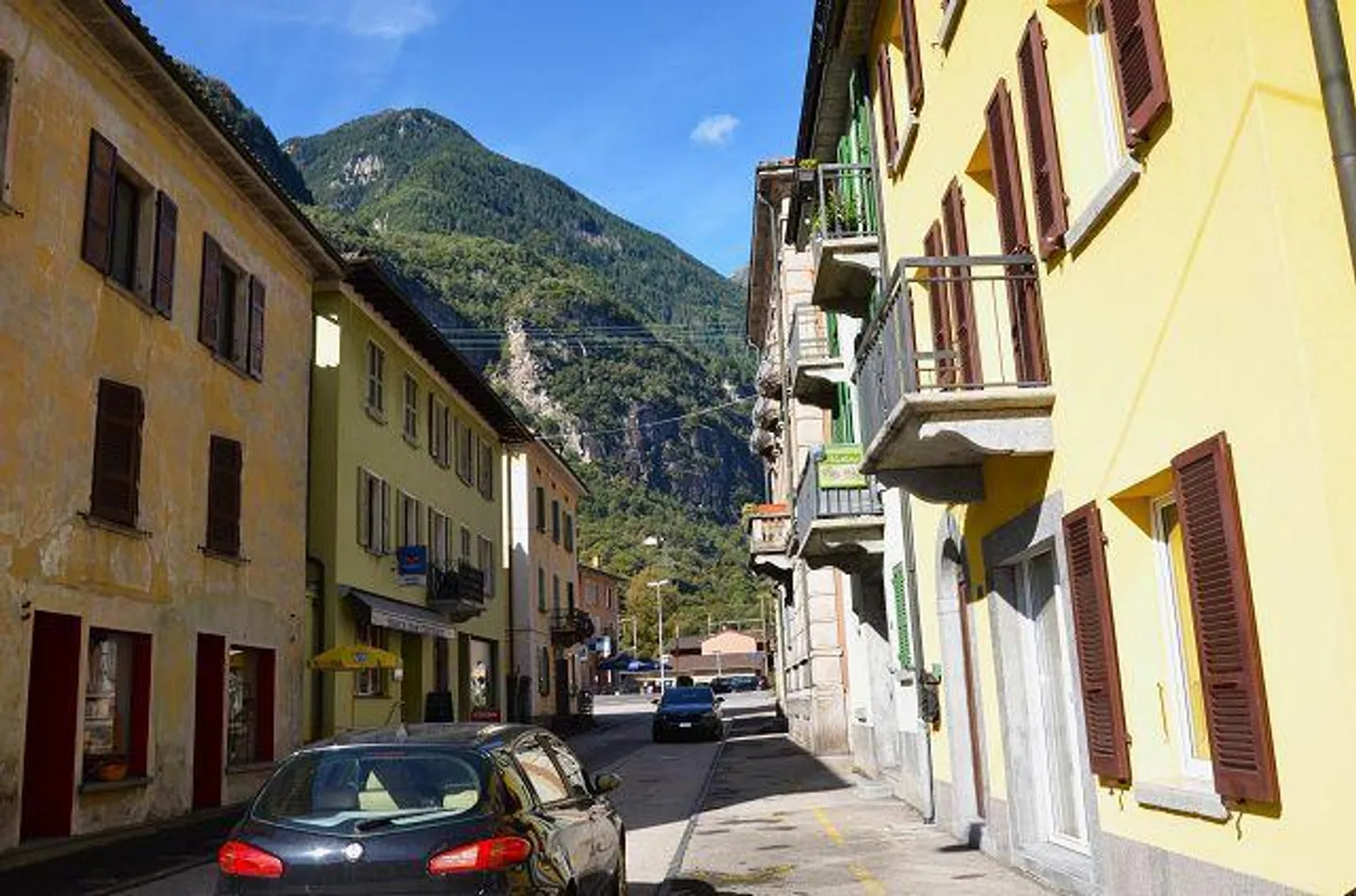 «Grande casa ticinese da ristrutturare si 3 piani con annesso, centrale e soleggiata» - Foto 35 di 38