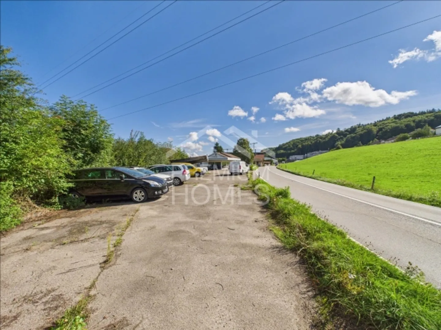 Emplacement idéal pour votre entreprise - propriété commerciale polyvalente - Photo 2 sur 4