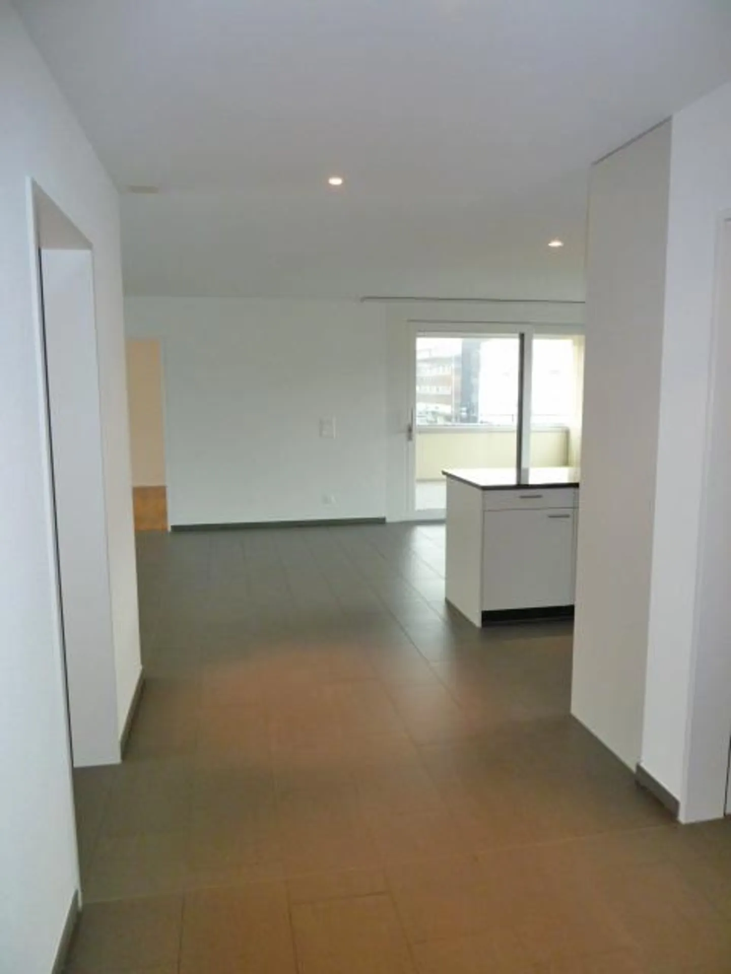 Modernes Apartment mit grosser Loggia - Foto 5 von 10