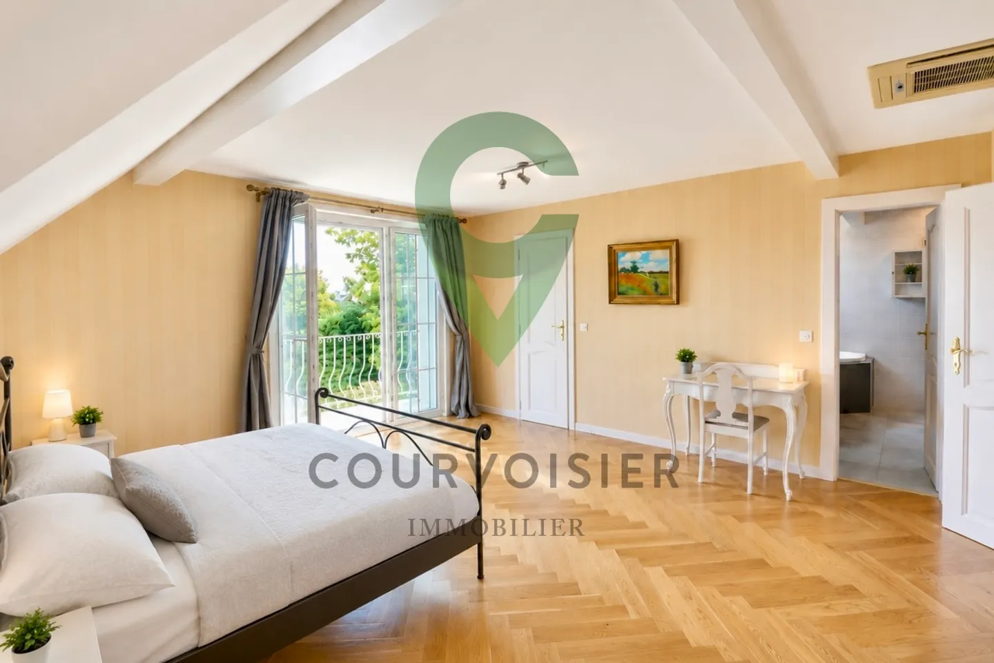 Elegante Casa Familiare con Piscina - Foto 7 di 14