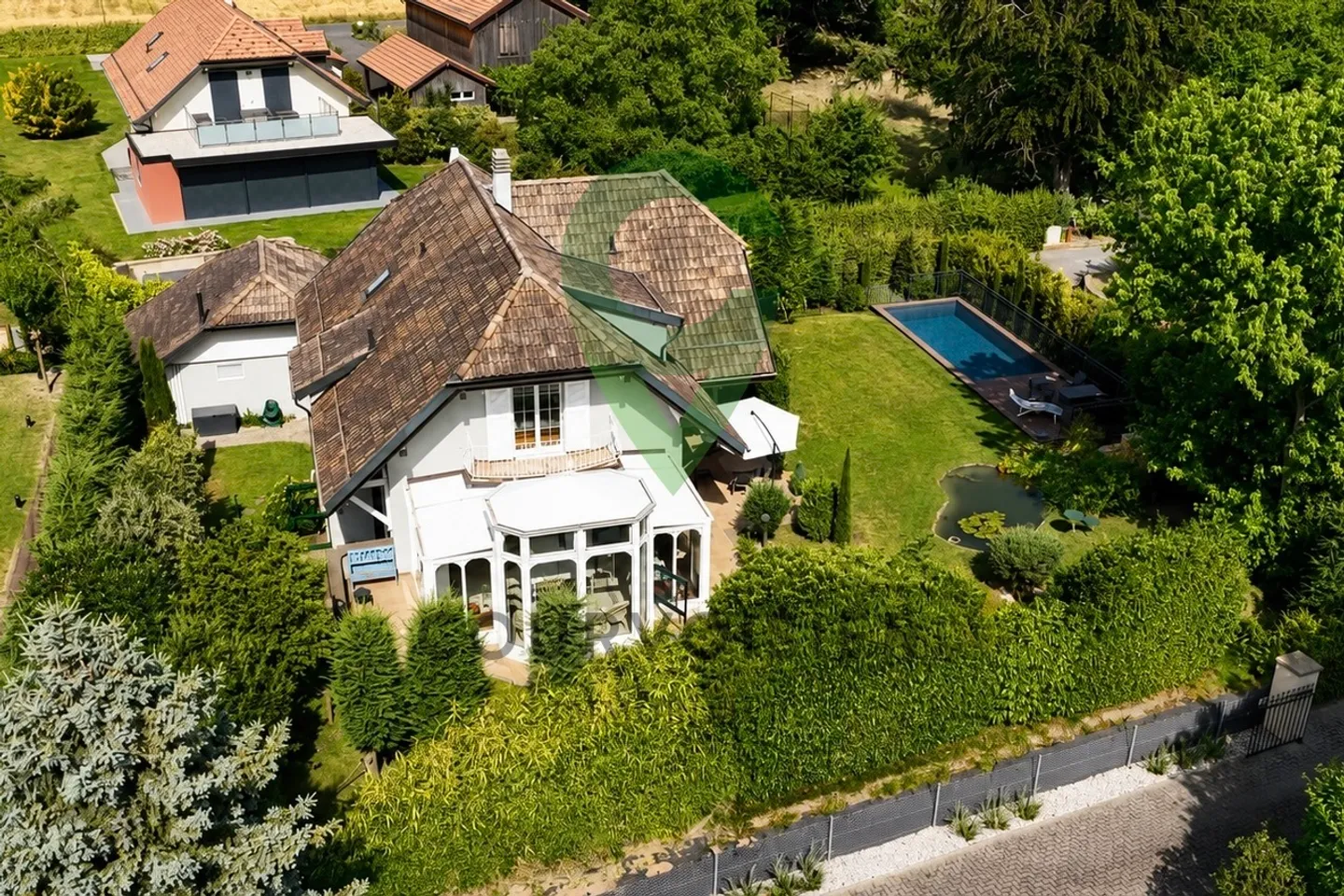 Elegante Casa Familiare con Piscina - Foto 13 di 14