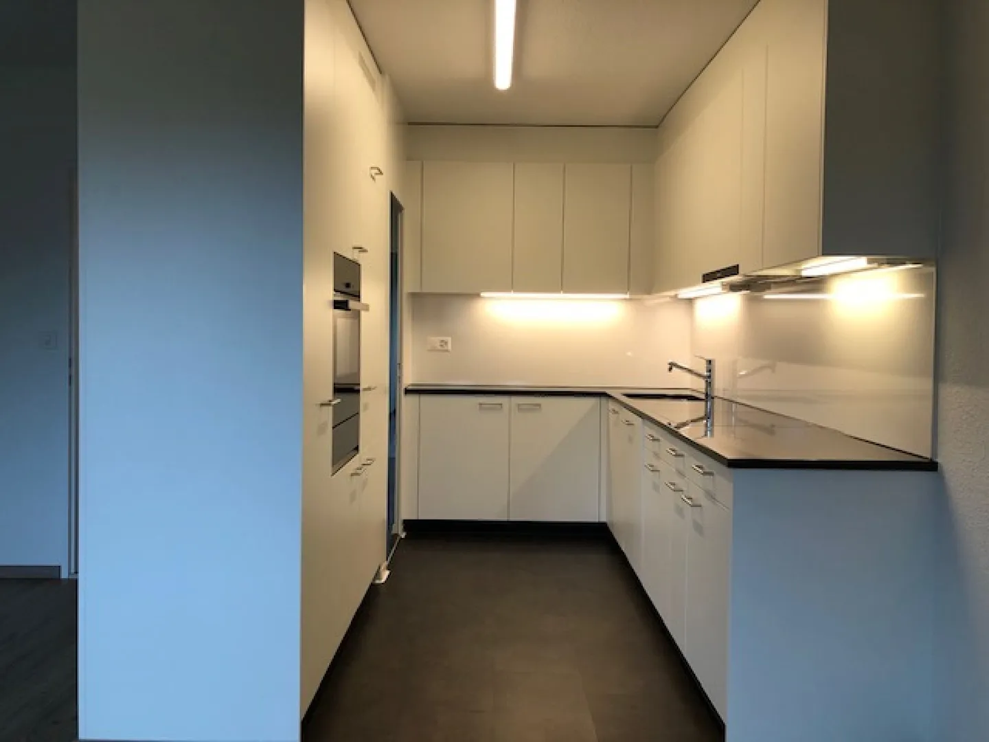 Appartement confortable de 3,5 pièces avec coin salon dans le jardin - Photo 2 sur 6