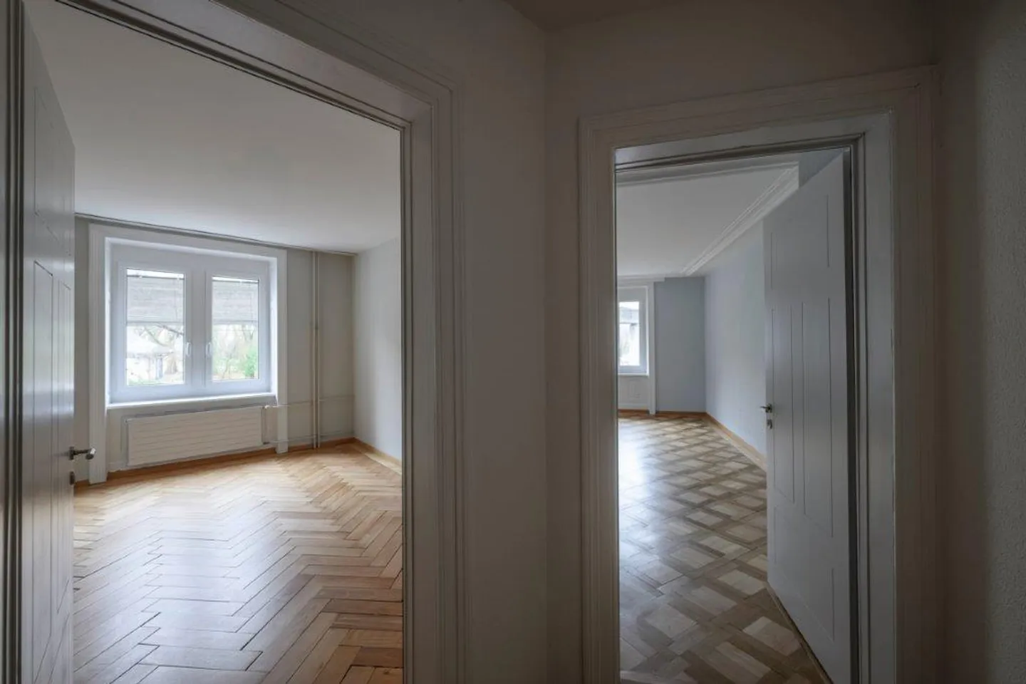 Charmante appartement ancien de 3.0 pièces - entièrement rénové dans un emplacement central - Photo 2 sur 12
