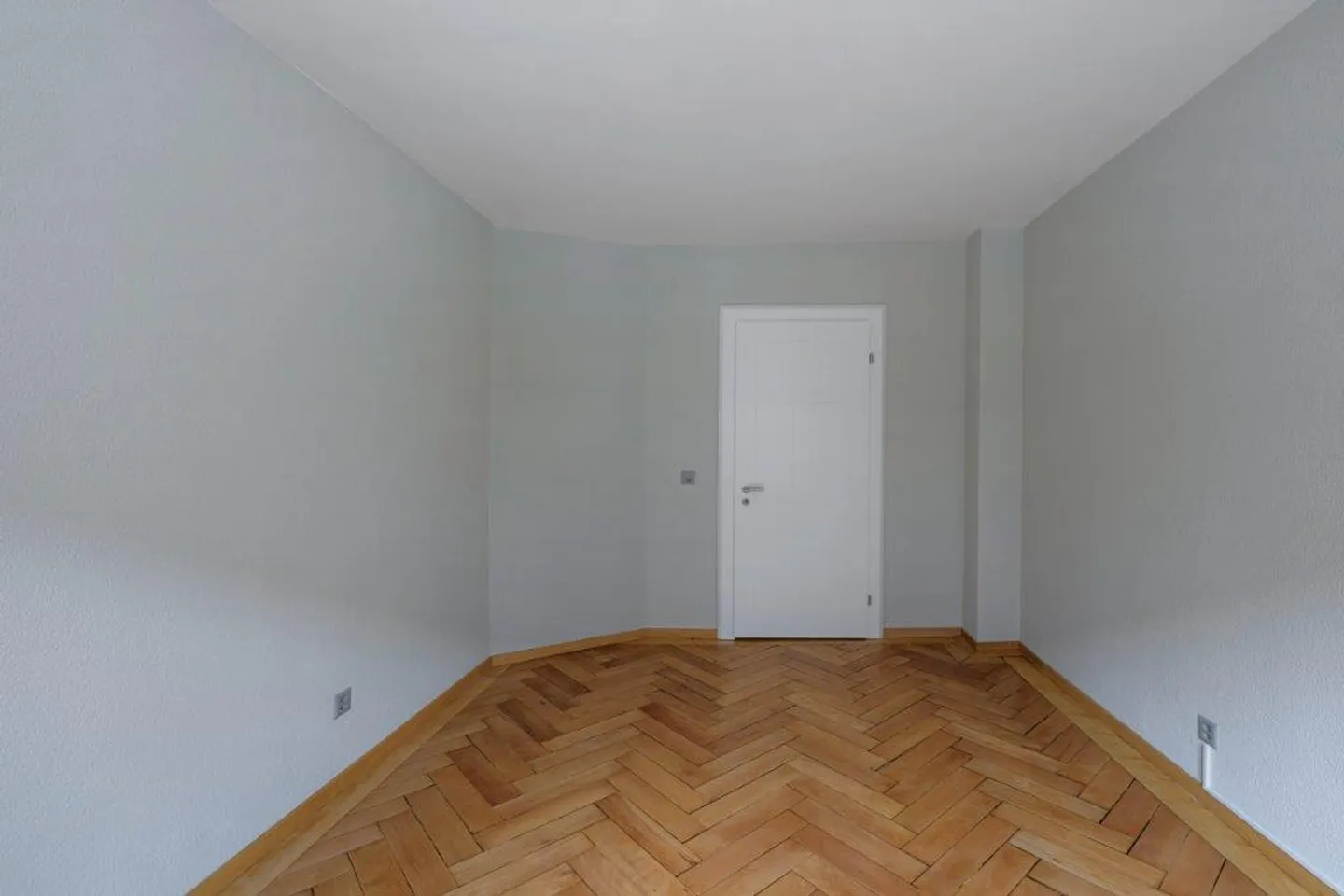 Charmante appartement ancien de 3.0 pièces - entièrement rénové dans un emplacement central - Photo 5 sur 12