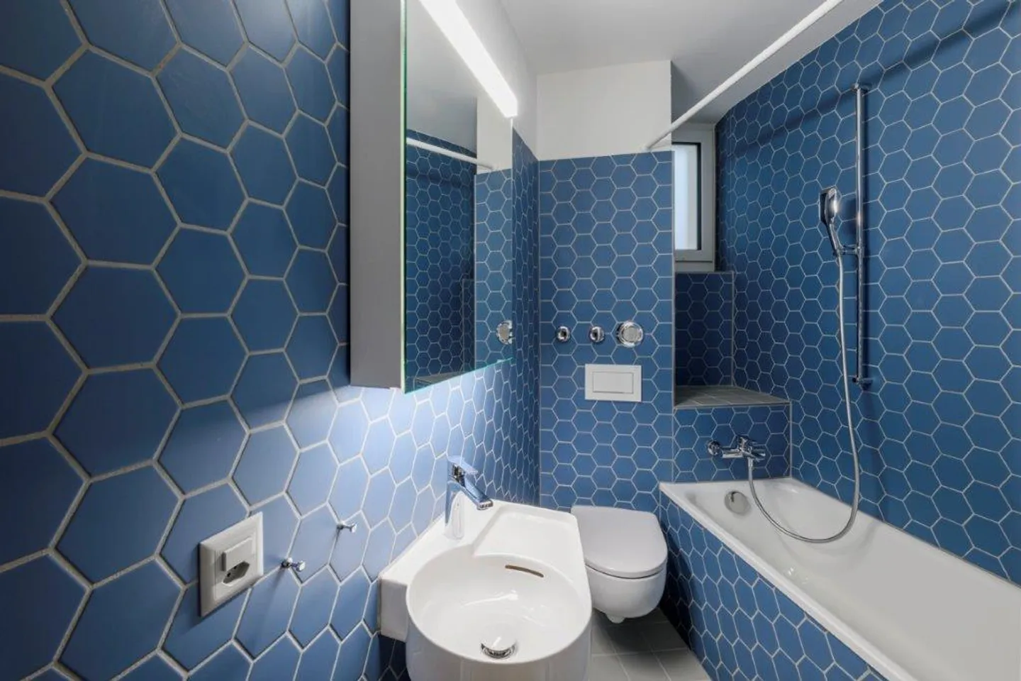 Charmante appartement ancien de 3.0 pièces - entièrement rénové dans un emplacement central - Photo 6 sur 12