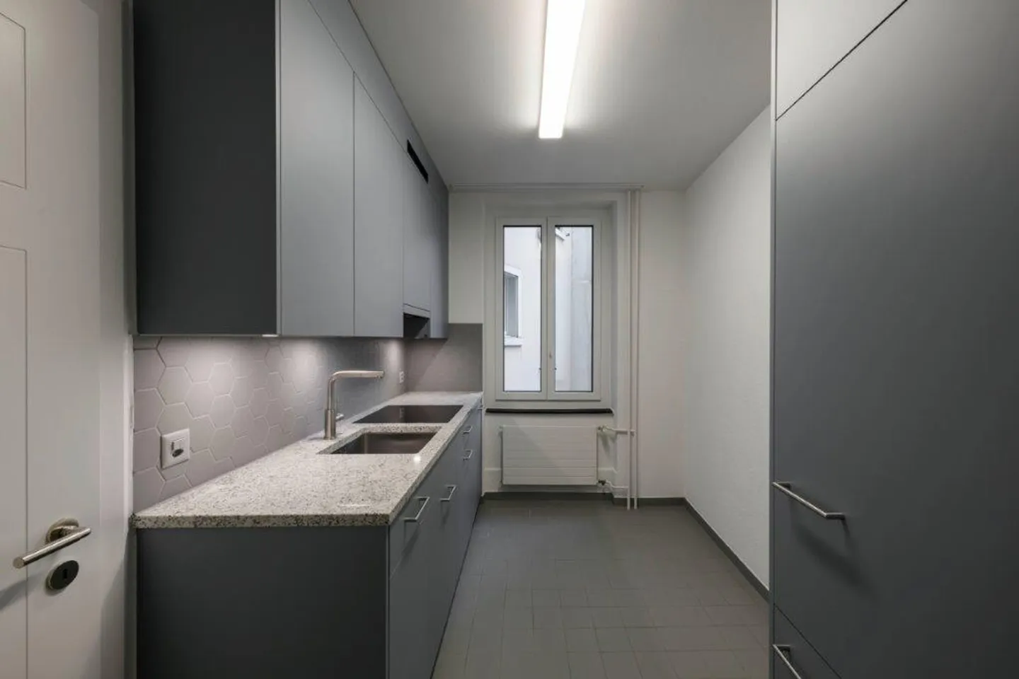 Charmante appartement ancien de 3.0 pièces - entièrement rénové dans un emplacement central - Photo 12 sur 12