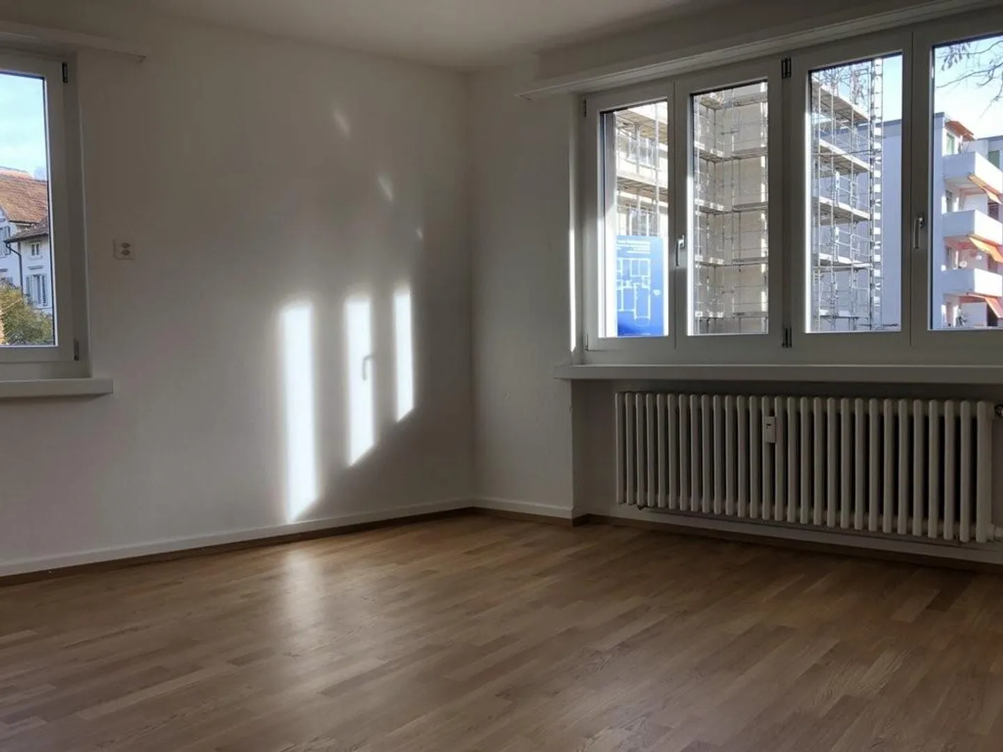 Il fascino dell'edificio antico combinato con una nuova cucina e bagno - Foto 3 di 10