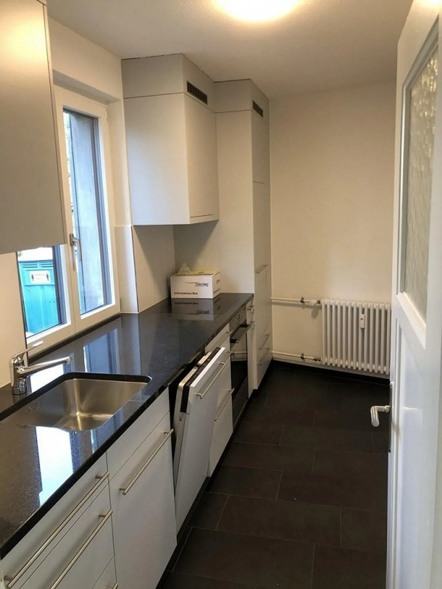 Il fascino dell'edificio antico combinato con una nuova cucina e bagno - Foto 5 di 10