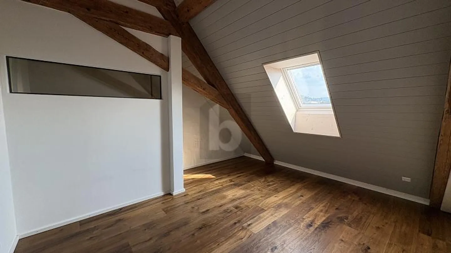 APPARTEMENT DE CHARME EN VIEILLE VILLE - Photo 2 sur 6