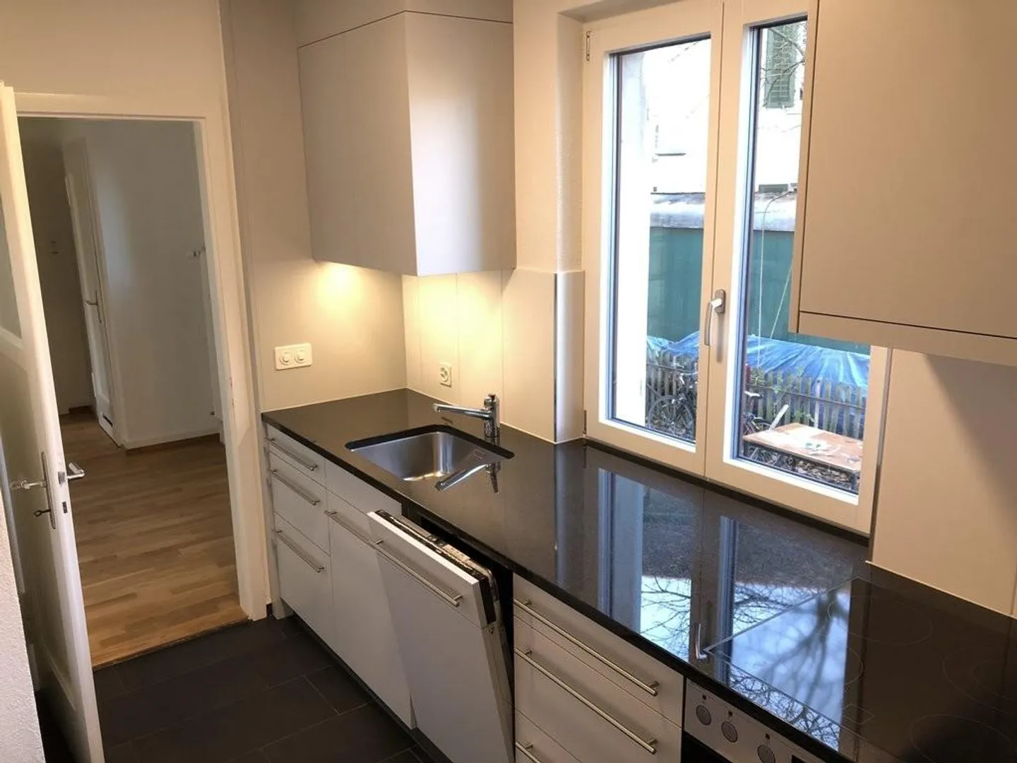 Il fascino dell'edificio antico combinato con una nuova cucina e bagno - Foto 6 di 10