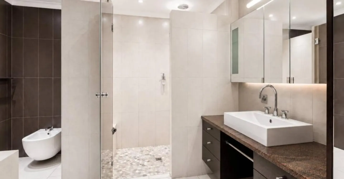 Spacieux appartement contemporain de 5.5 pièces avec vue panoramique - Photo 11 of 12