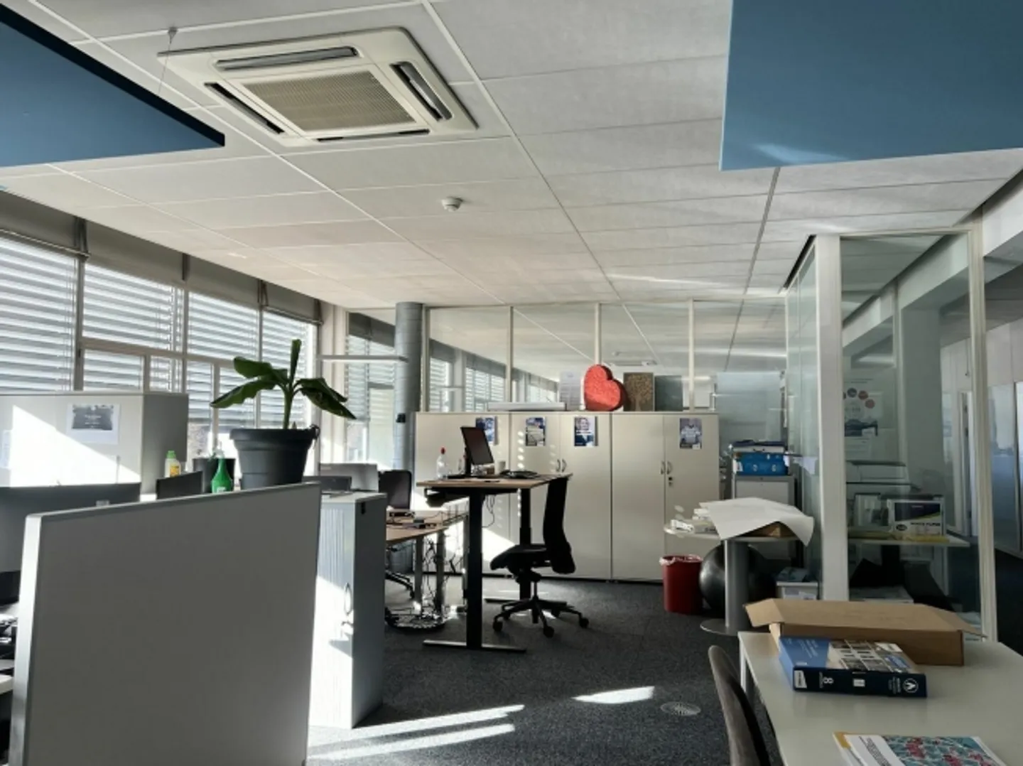 Bureaux | env. 100m2 | Bonnes possibilités d'accès - Photo 2 sur 5