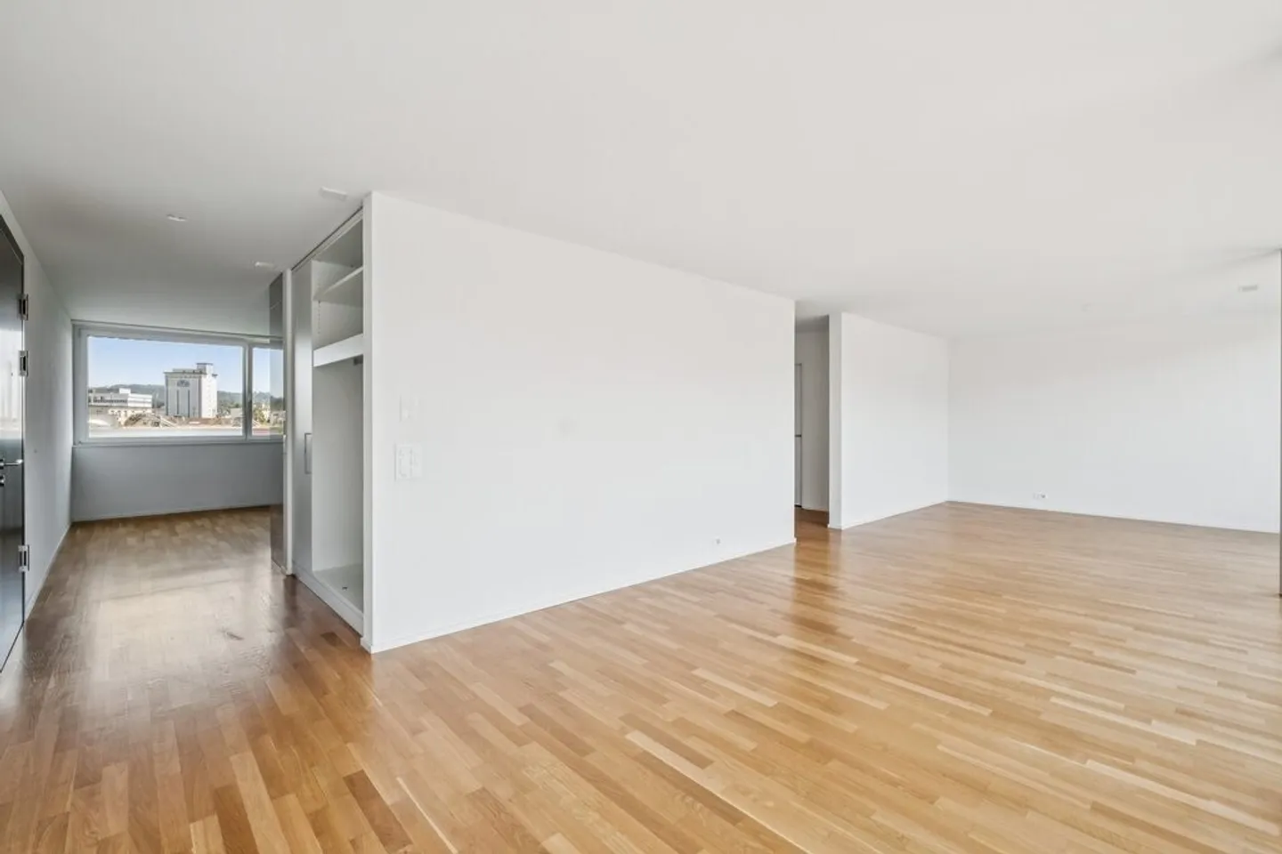 Modernes Attikawohnung mit Balkon - Foto 2 von 10