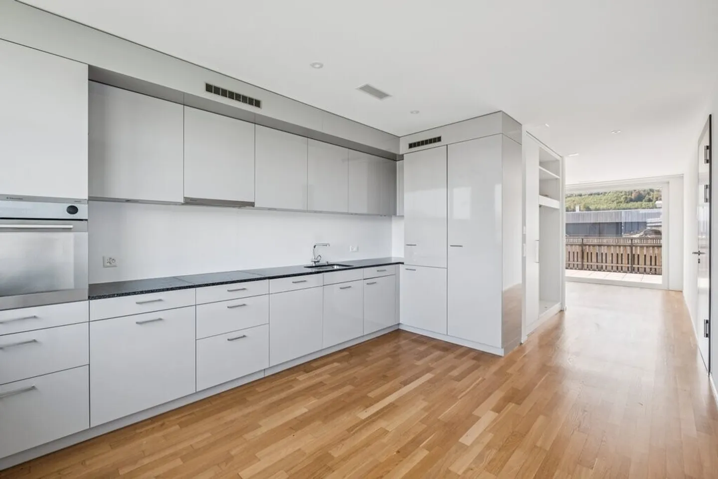 Modernes Attikawohnung mit Balkon - Foto 4 von 10