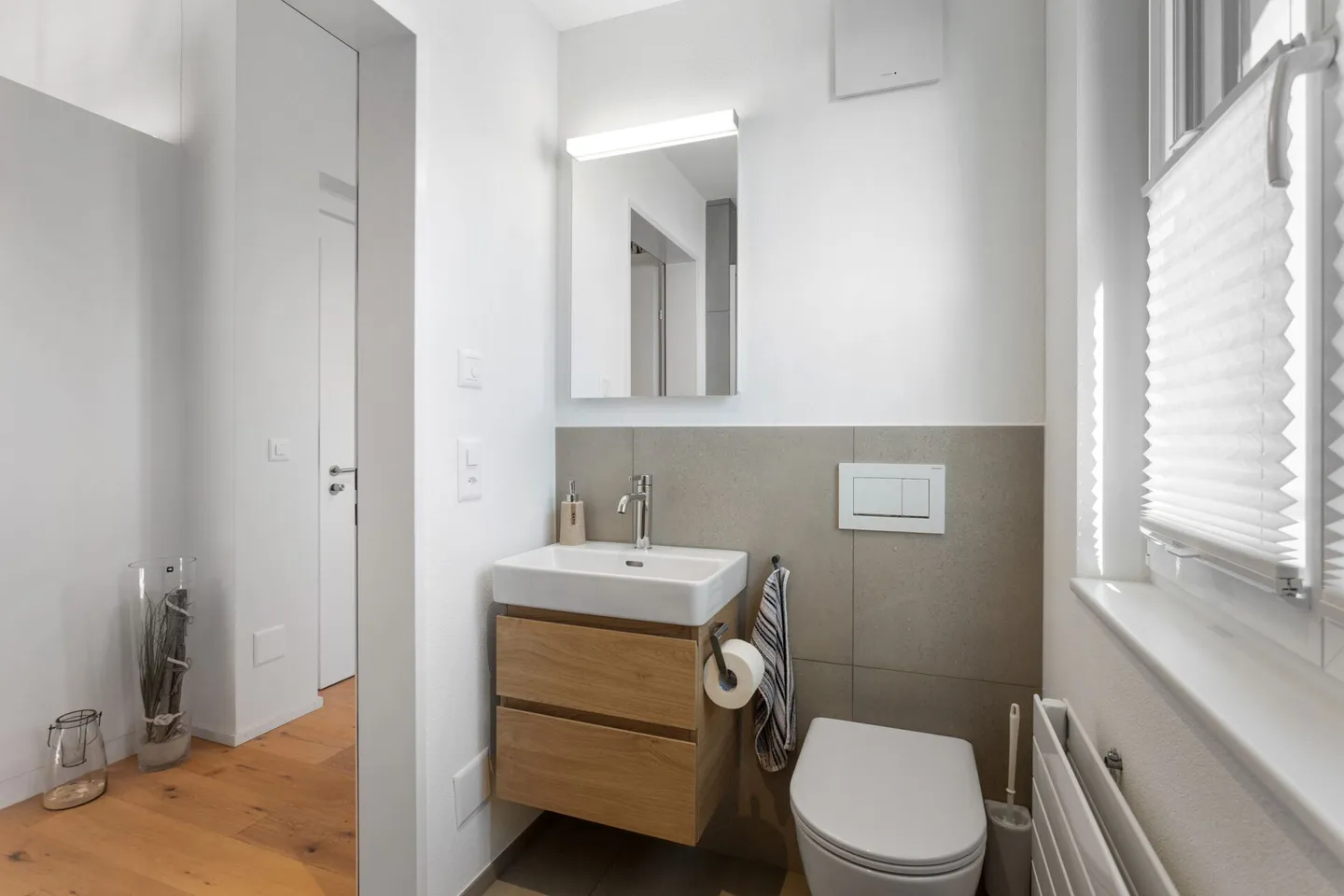 Spacious and Modern Penthouse Apartment - Photo 10 of 13