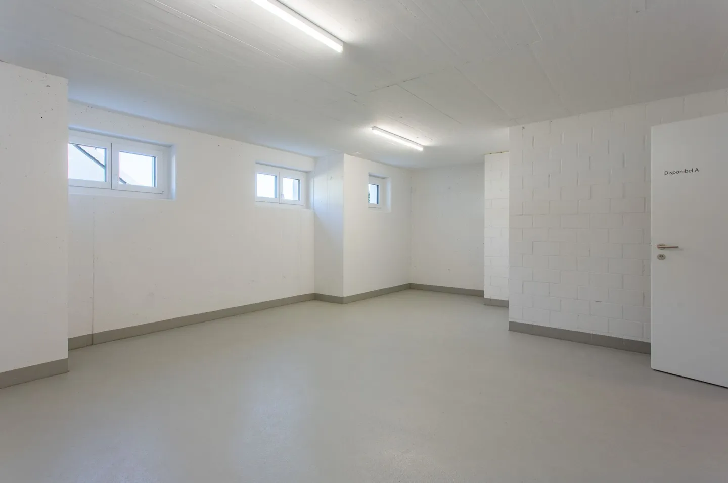 Spacious and Modern Penthouse Apartment - Photo 13 of 13