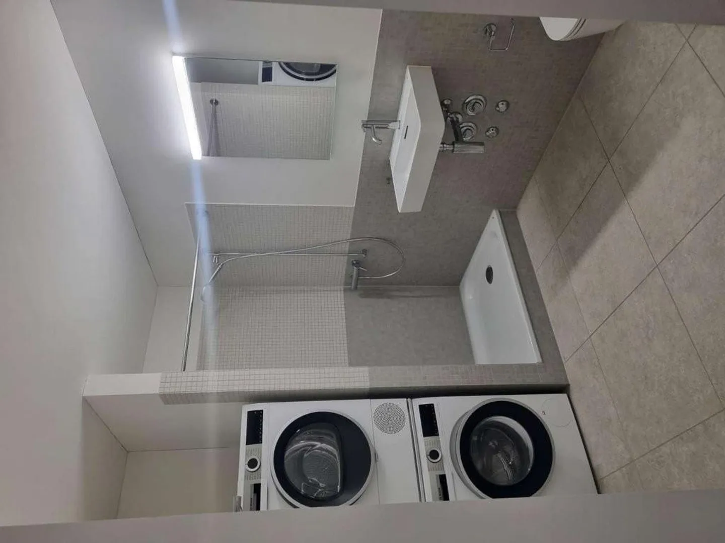 Renovated Apartment in Gundeli - Near City Center - Photo 4 of 5