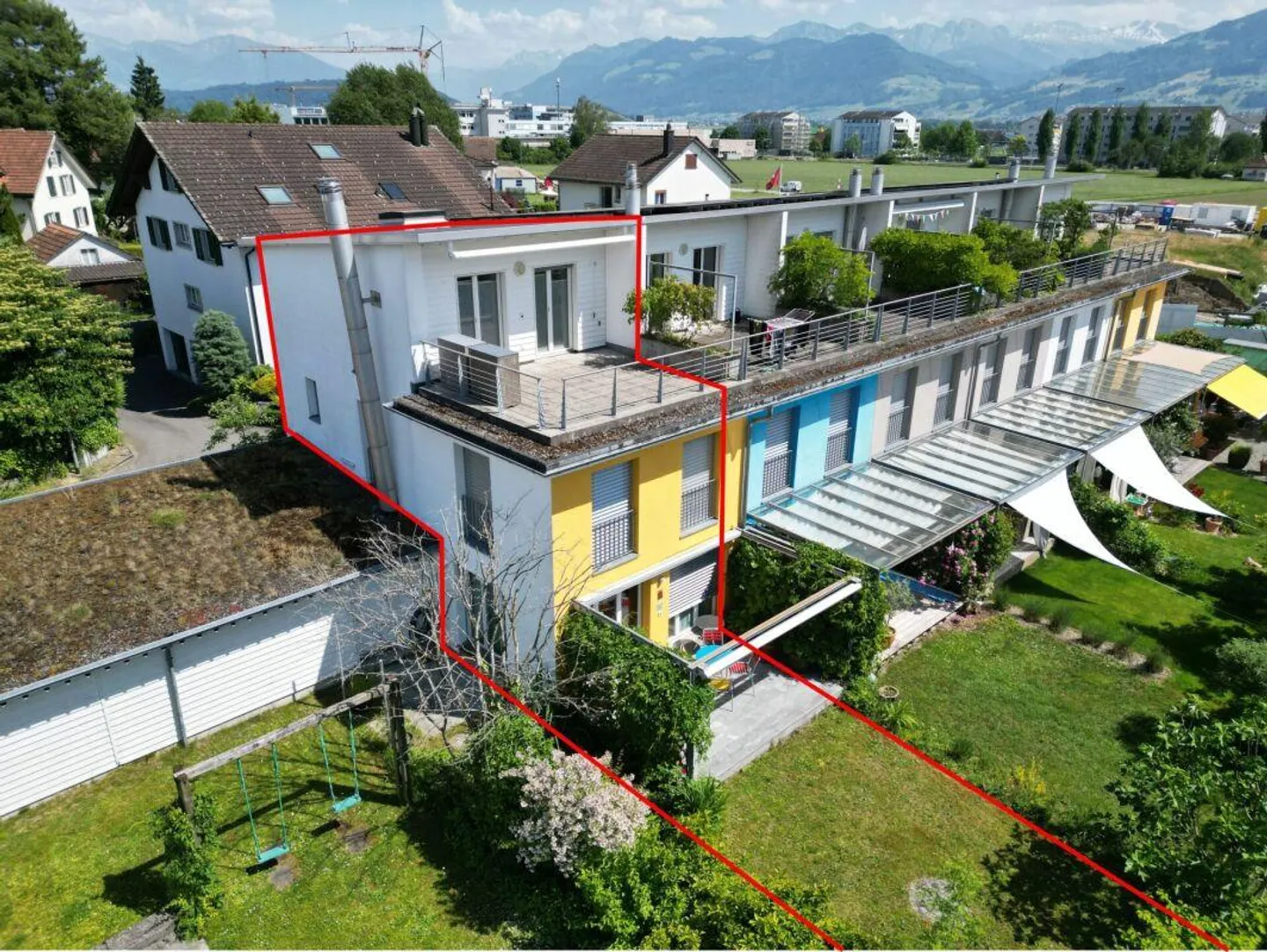 Maison de rangée dans un quartier résidentiel central et ensoleillé - Photo 1 sur 6