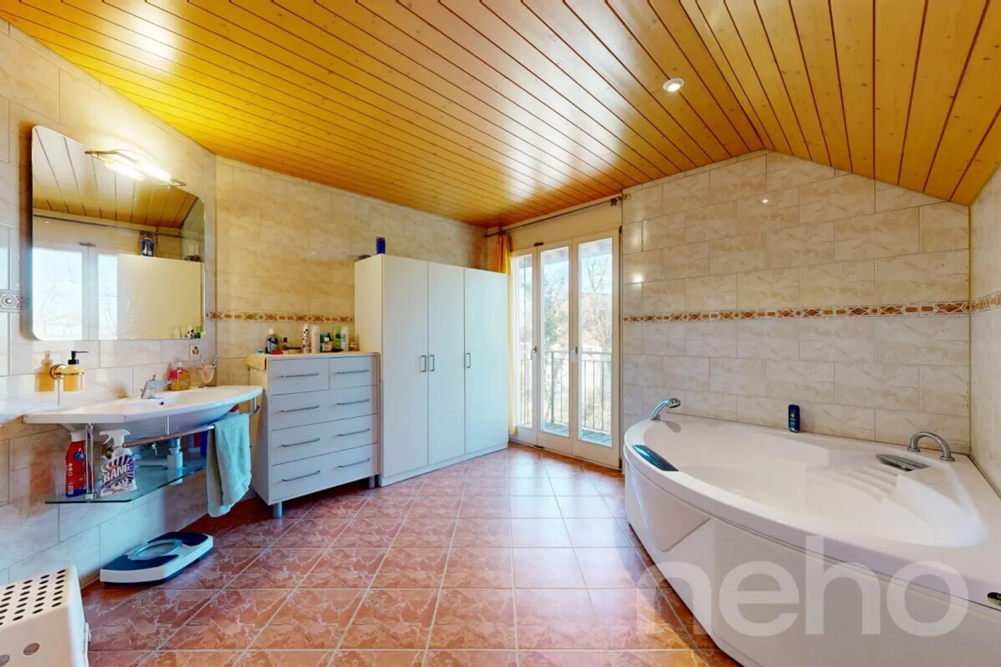 Grosszügiges Familienhaus mit Garten - Foto 8 von 12