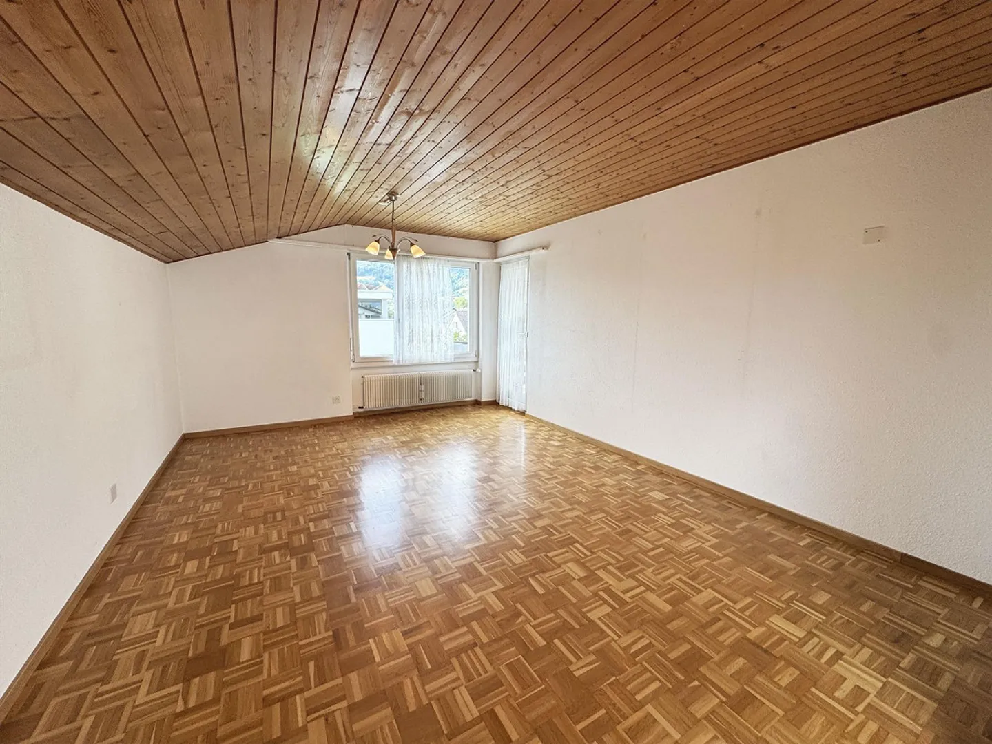 Geräumige Dachwohnung - Foto 3 von 22