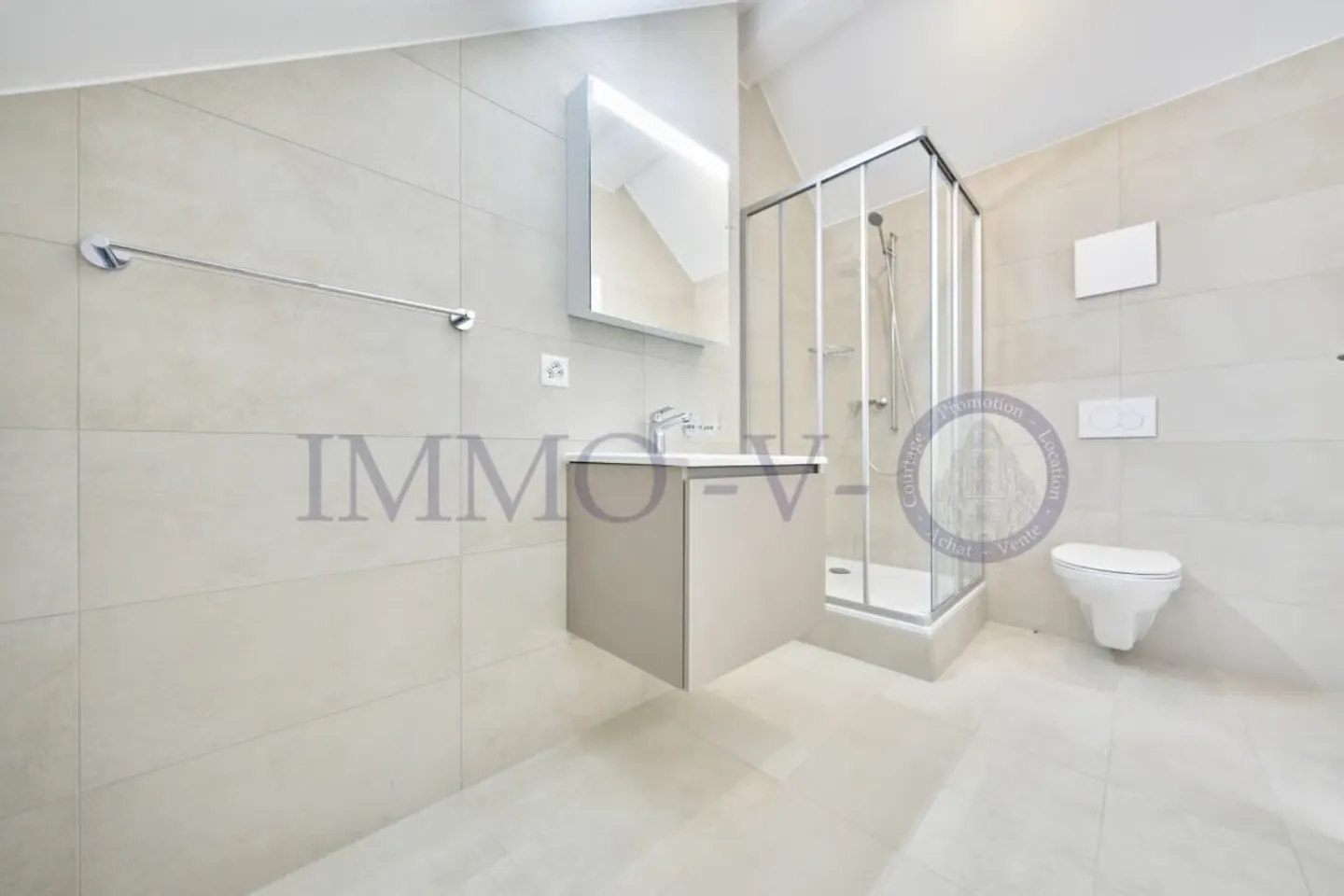 DUPLEX DI ALTO STANDING CON BEL VOLUME - Foto 5 di 10