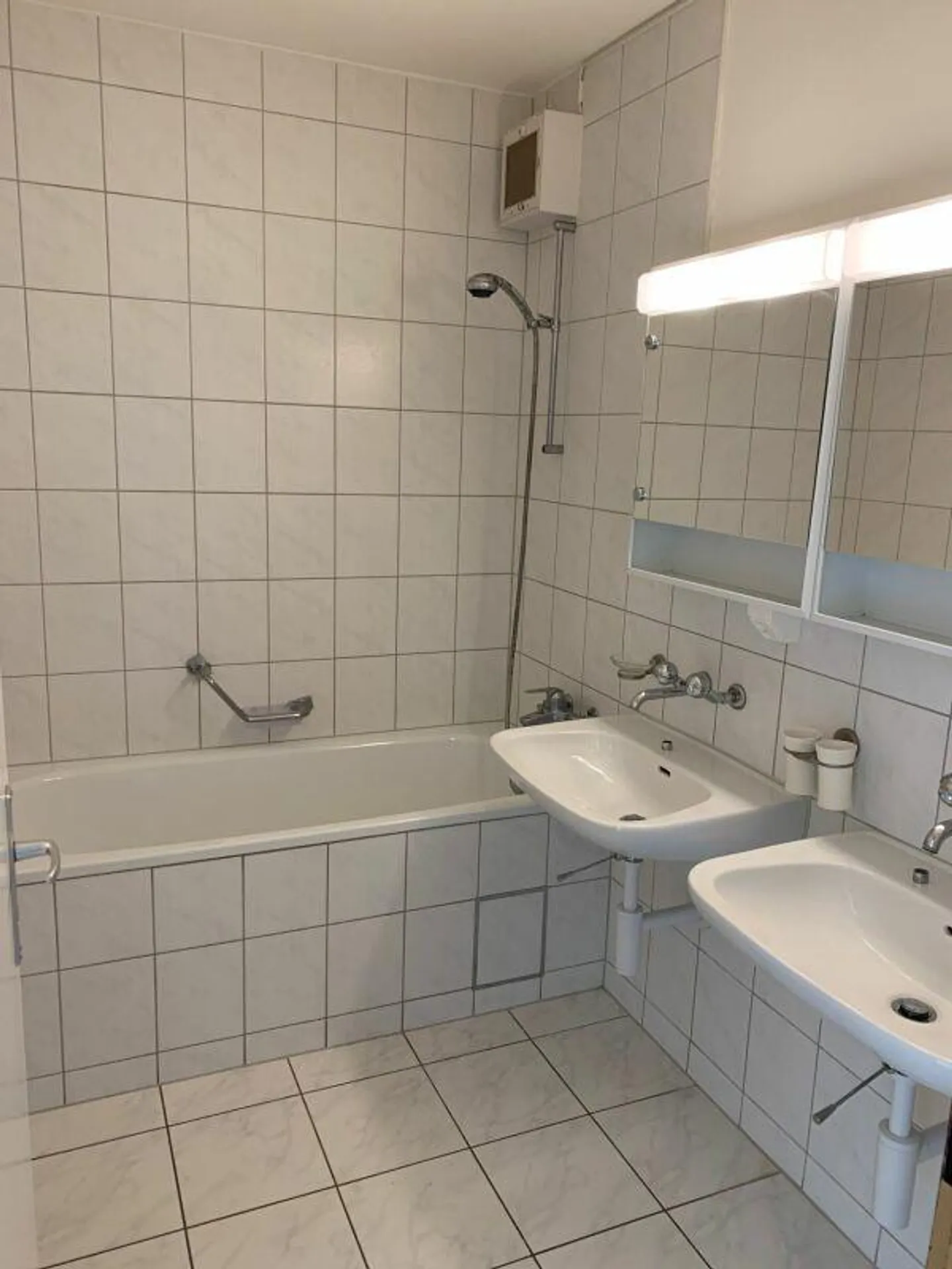 Appartamento 4.5 stanze al 3° piano a Laufen - Foto 8 di 9