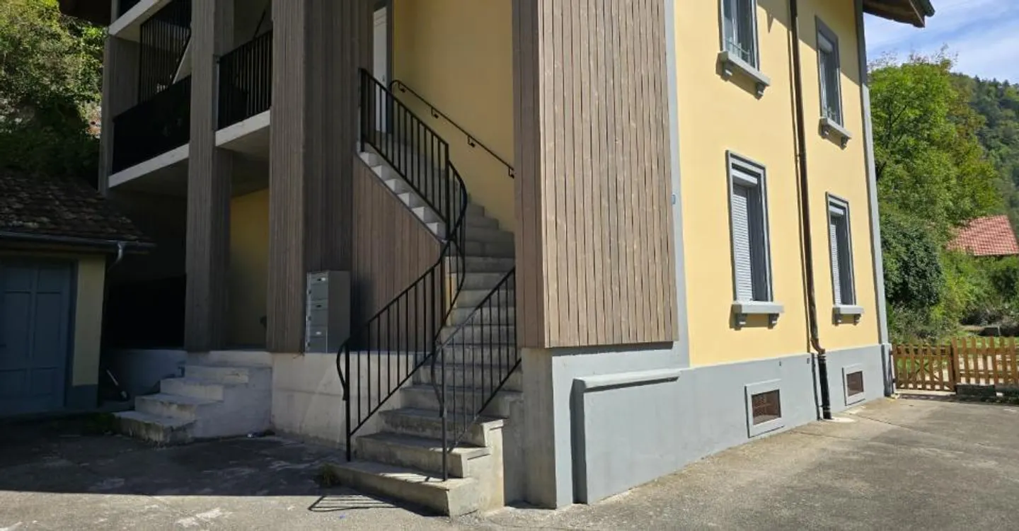 Beautiful apartment with private garden - Photo 3 of 10