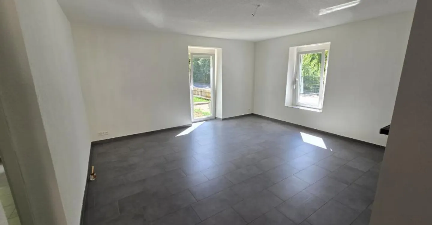 Beautiful apartment with private garden - Photo 8 of 10
