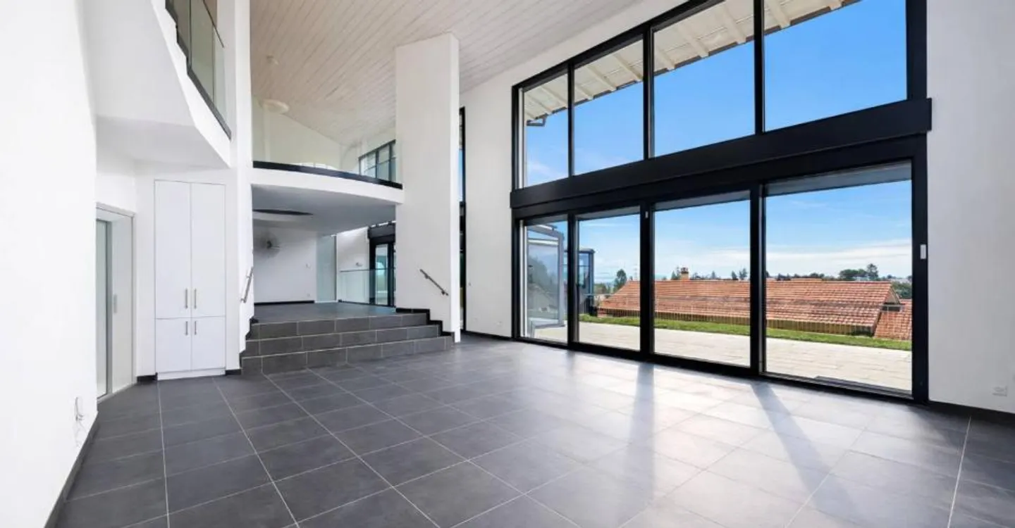Exceptional Contemporary Villa - Photo 3 of 13