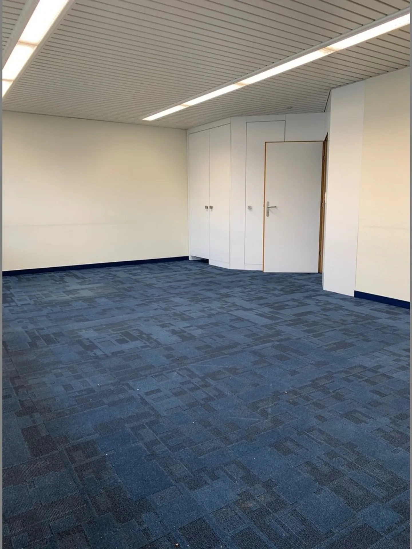 Office space for rent - Photo 6 of 12