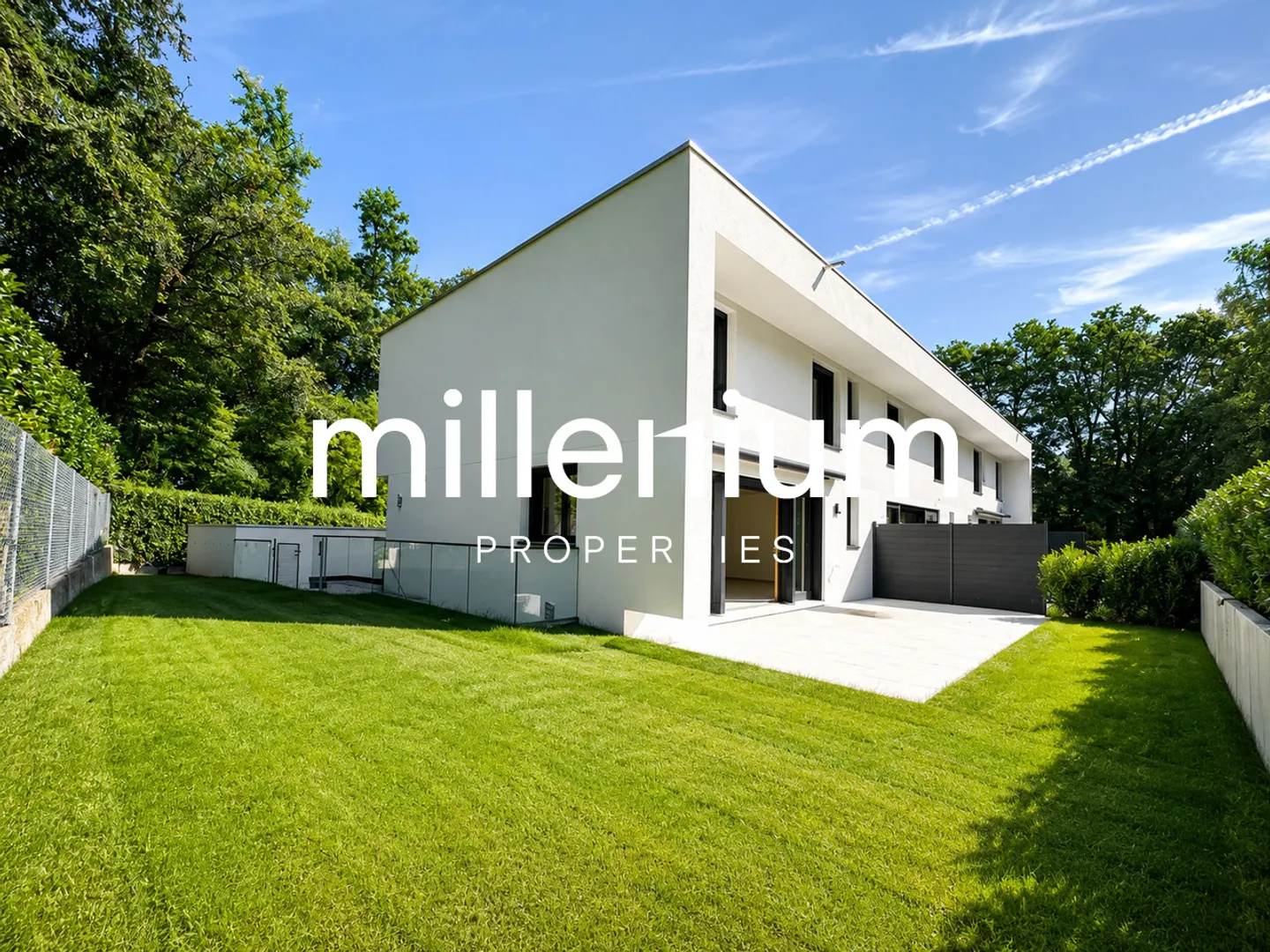 Elegant Townhouse in Chambésy - Photo 1 of 9