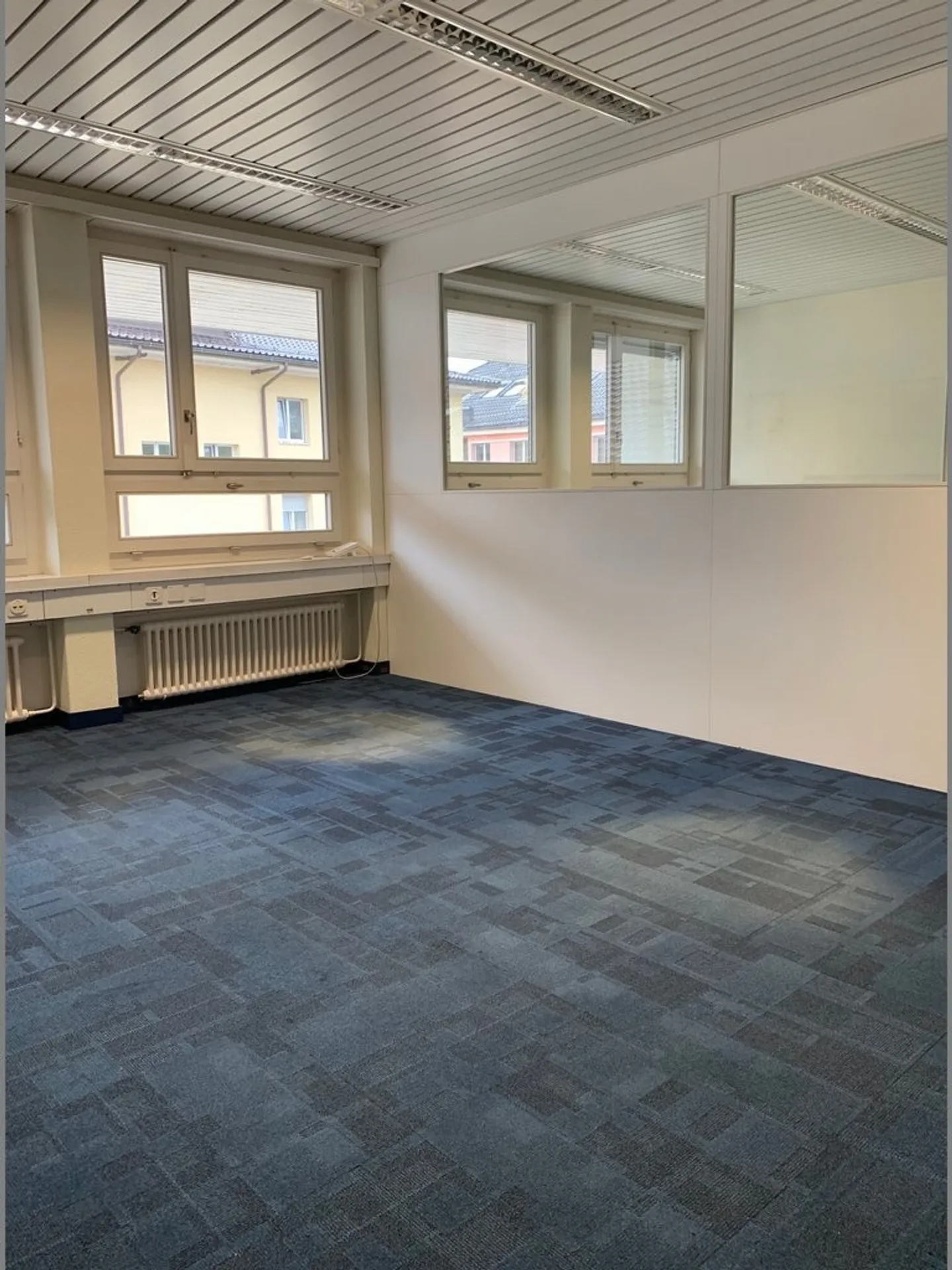 Office space for rent - Photo 7 of 12