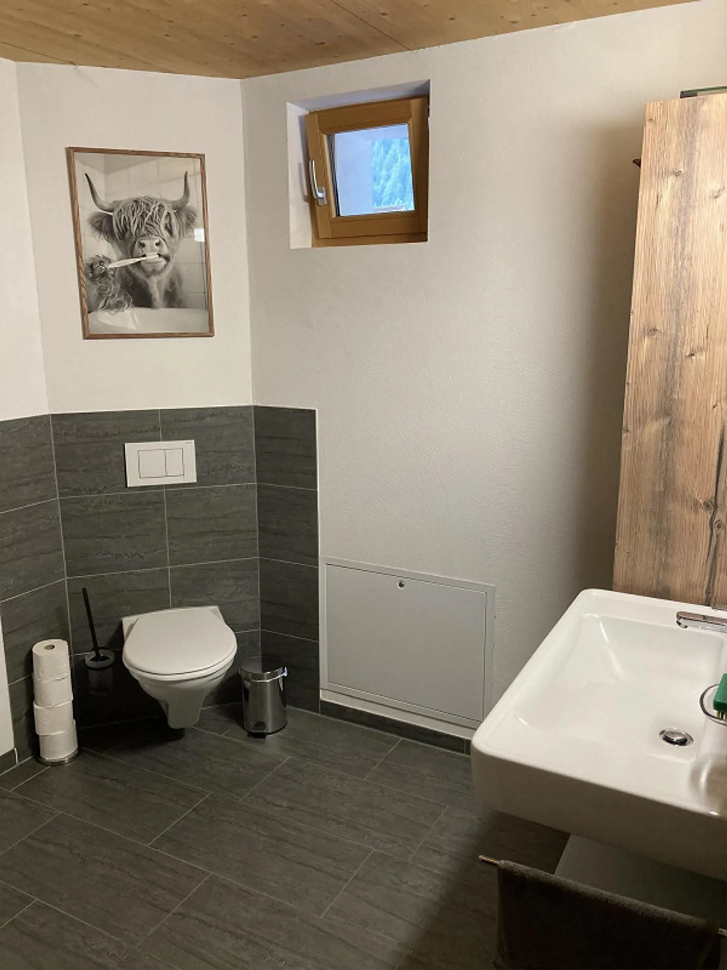 Appartement en duplex spacieux de 4,5 pièces dans un emplacement central à Schiers GR - Photo 8 sur 18
