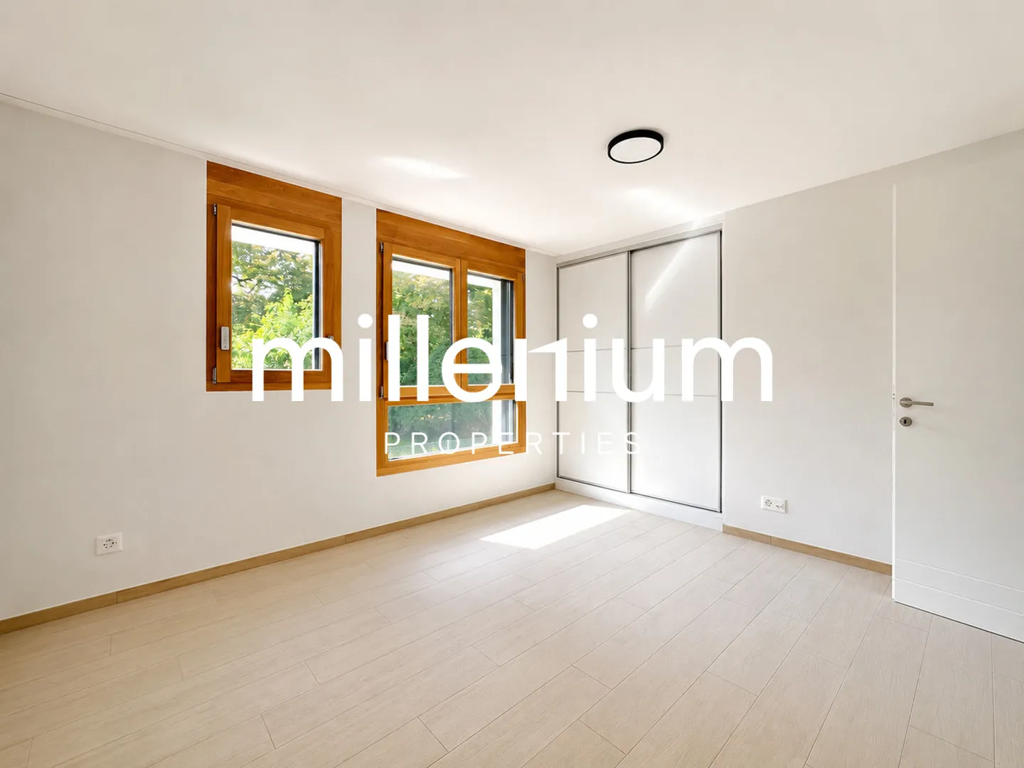 Elegant Townhouse in Chambésy - Photo 4 of 9