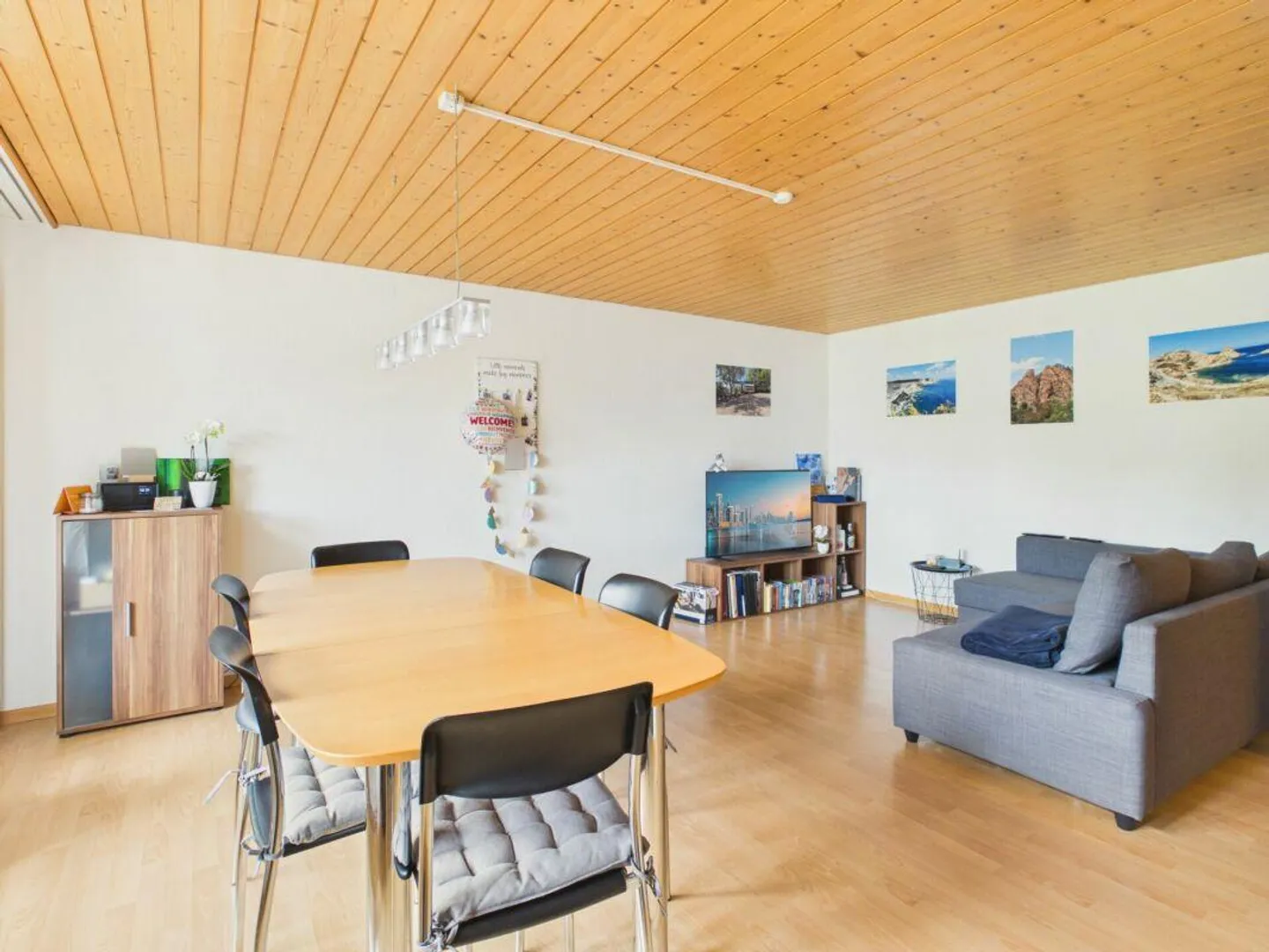 Helle Dachwohnung mit Blick auf die Toggenburger Hügel - Photo 3 of 9