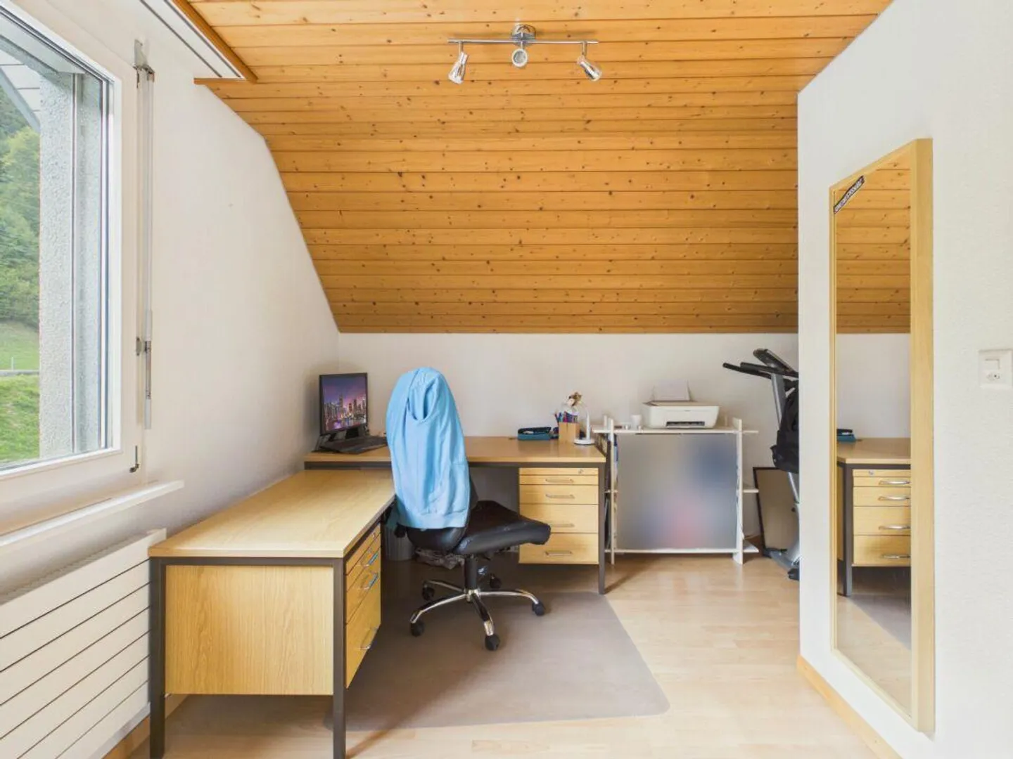 Helle Dachwohnung mit Blick auf die Toggenburger Hügel - Photo 5 of 9