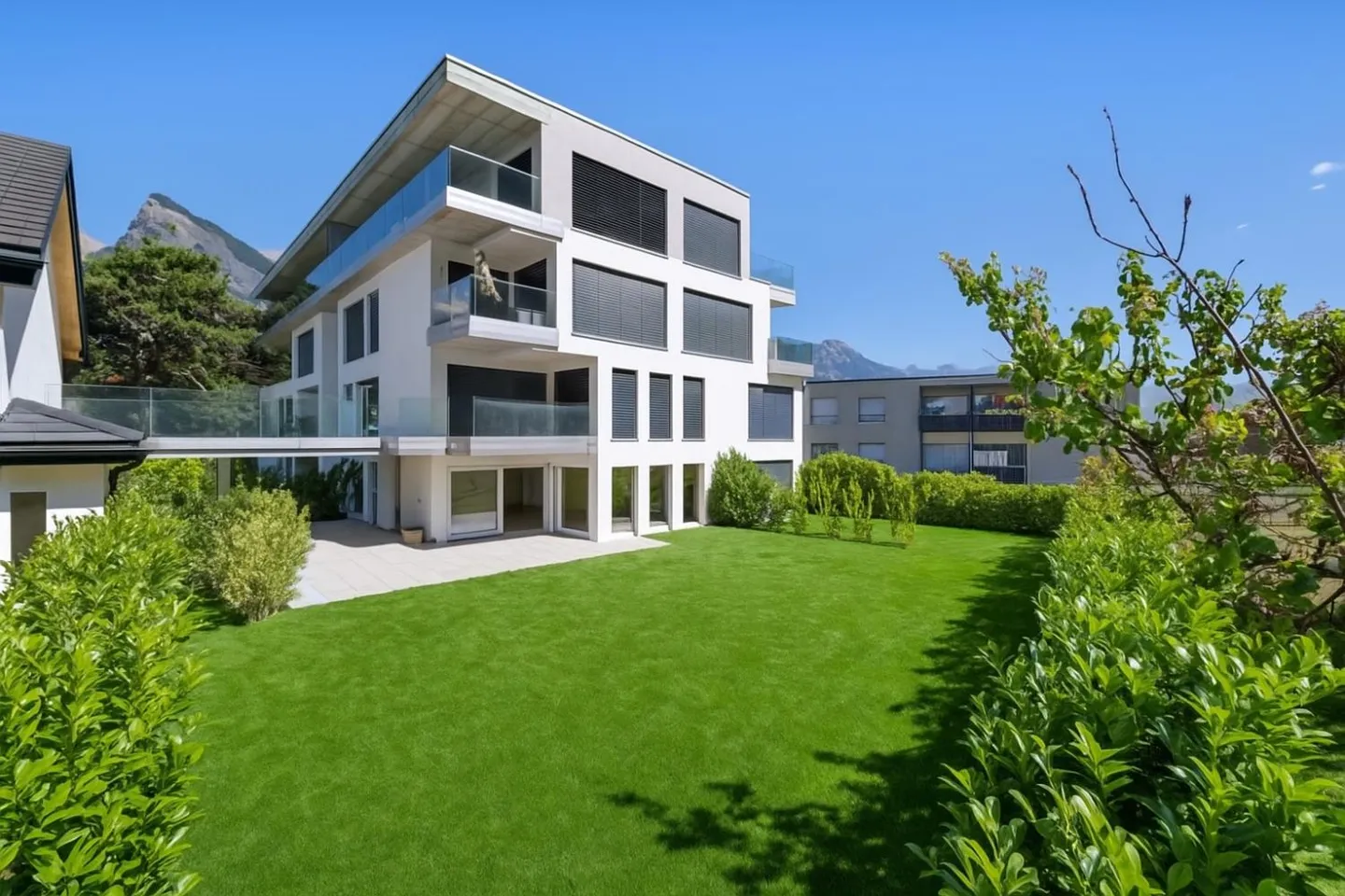 New 2.5-room apartment with beautiful exteriors - Photo 3 of 8