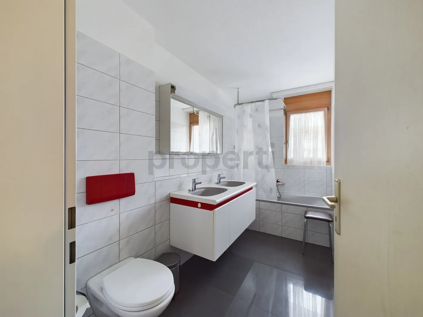 Einladendes Reihenhaus in Winterthur/Dättnau mit 5.5 Zimmern - Foto 8 von 12