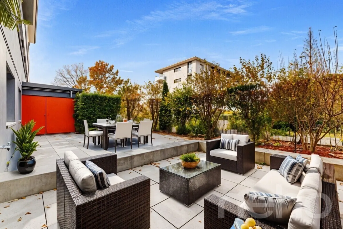 Appartement avec grande terrasse et passage - Photo 1 sur 12