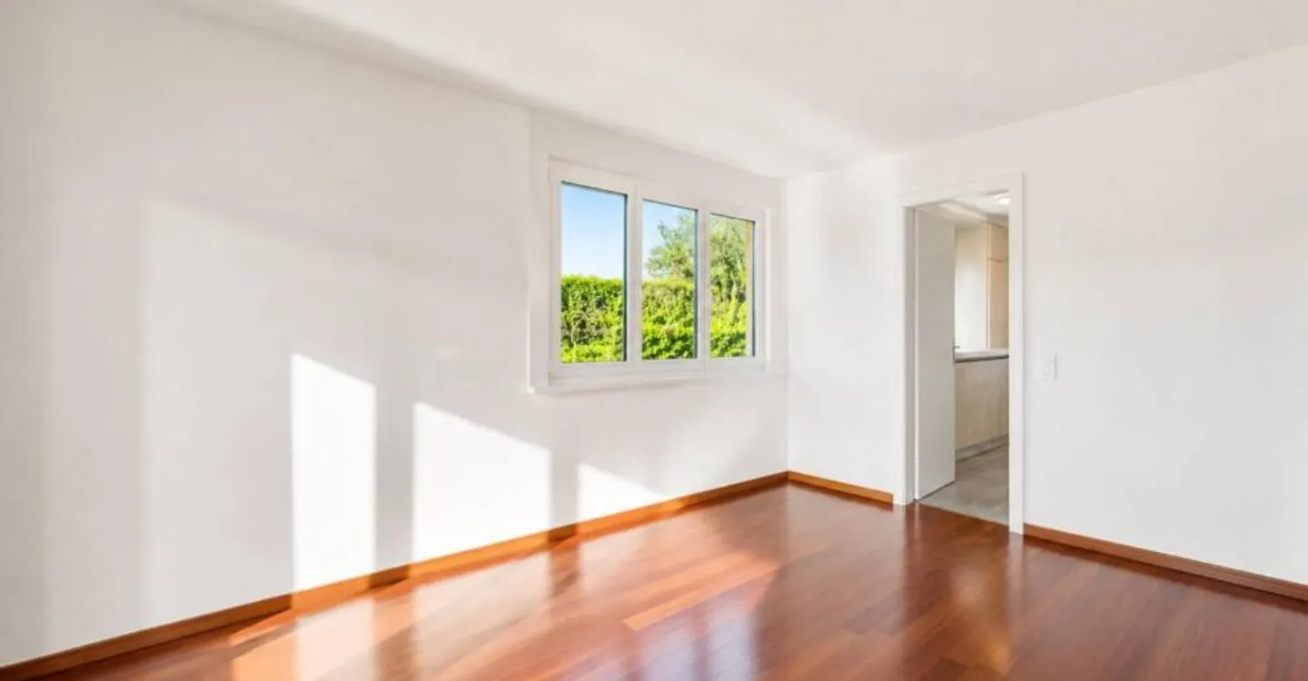 Family apartment with lake view - Photo 3 of 12