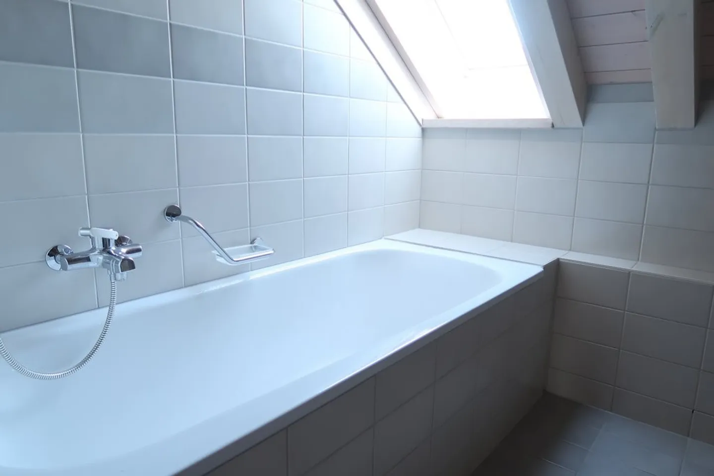 Bright 4.5-room apartment in the attic - Photo 4 of 10