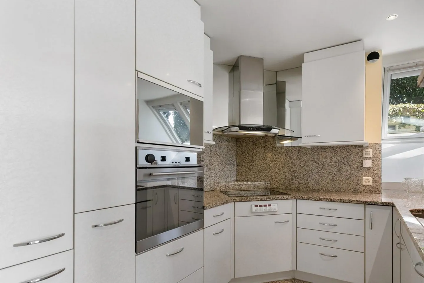 Charming Maisonette with Garden - Photo 5 of 12