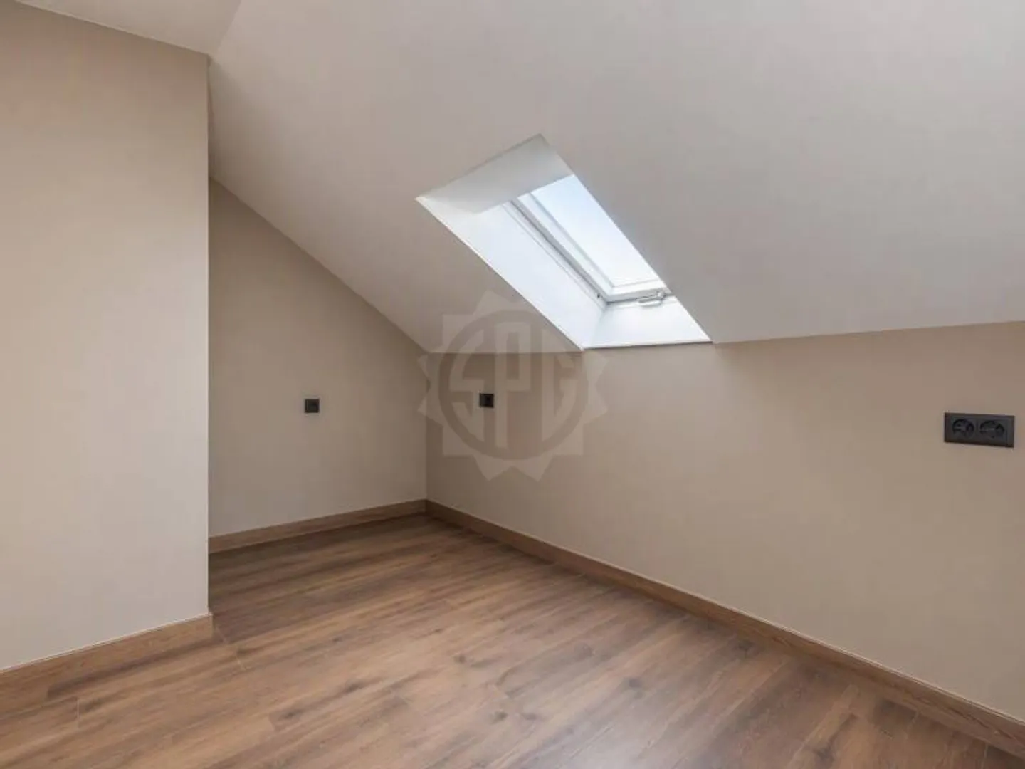 Charming Apartment in Bossy - Photo 3 of 6