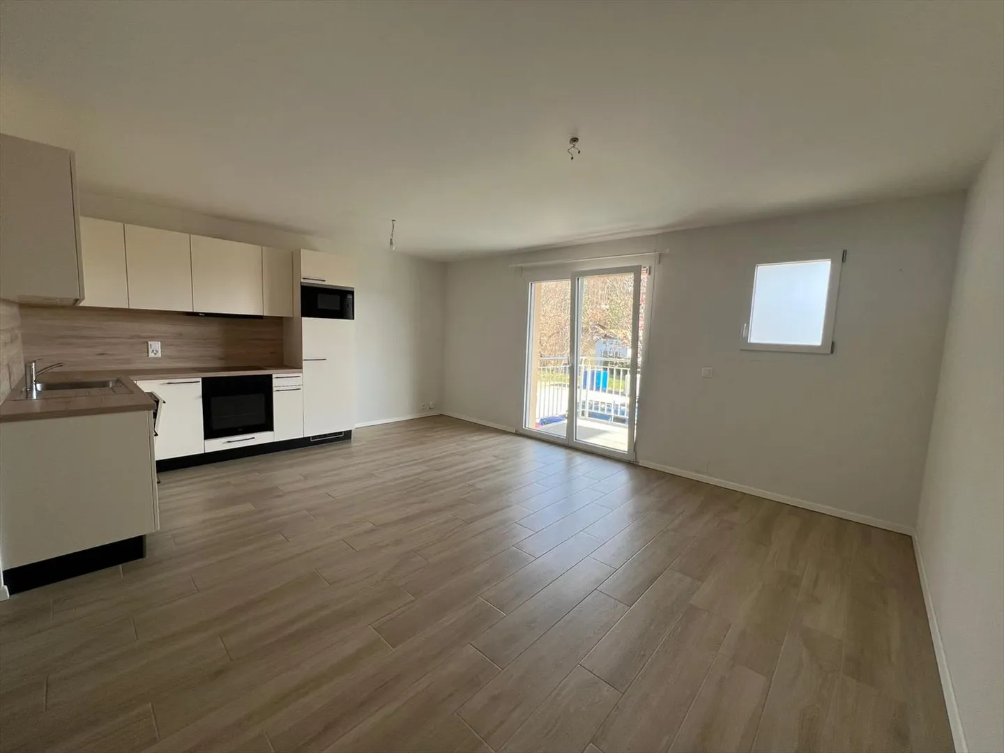 2-room apartment - Photo 1 of 8